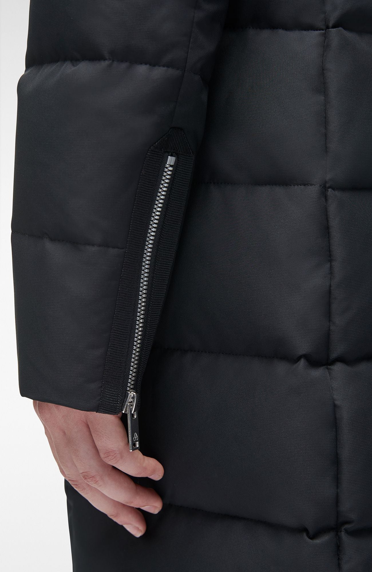 Cloud Berland Parka Black - Image 8