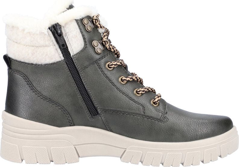 Green Hiker - Image 2