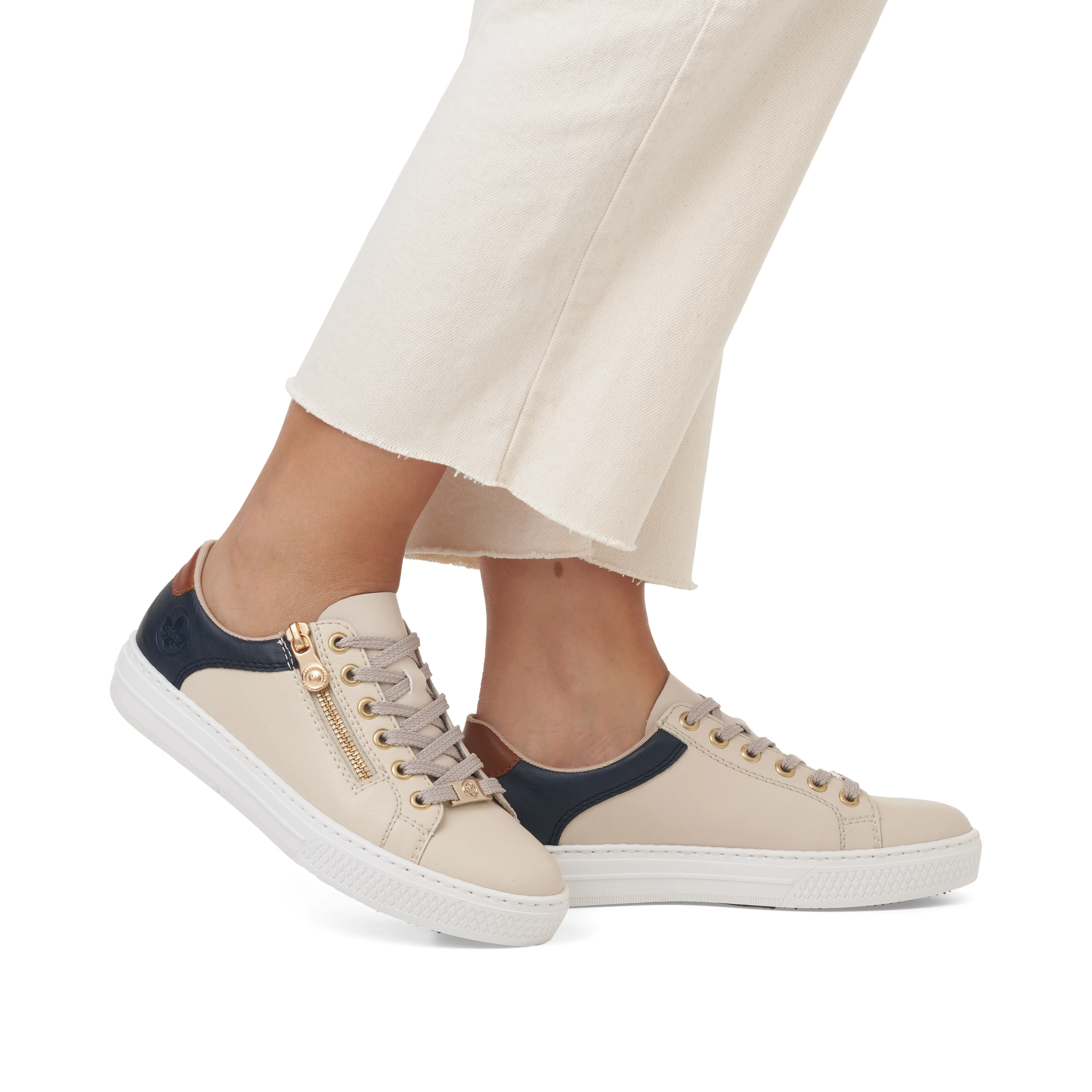 Pebble Lace Up - Image 8